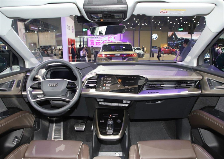 Audi Q5 e-tron ARACIN İÇİ Audi Q5 e-tron ARACIN İÇİ