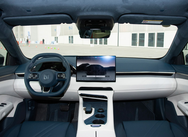 Le ZEEKR 001 2024 Le ZEEKR 001 2024