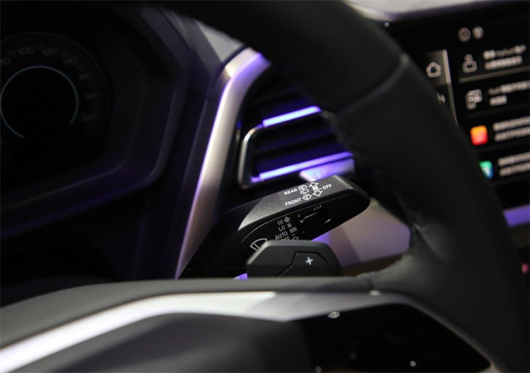 Audi Q5 e-tron ARACIN İÇİ Audi Q5 e-tron ARACIN İÇİ