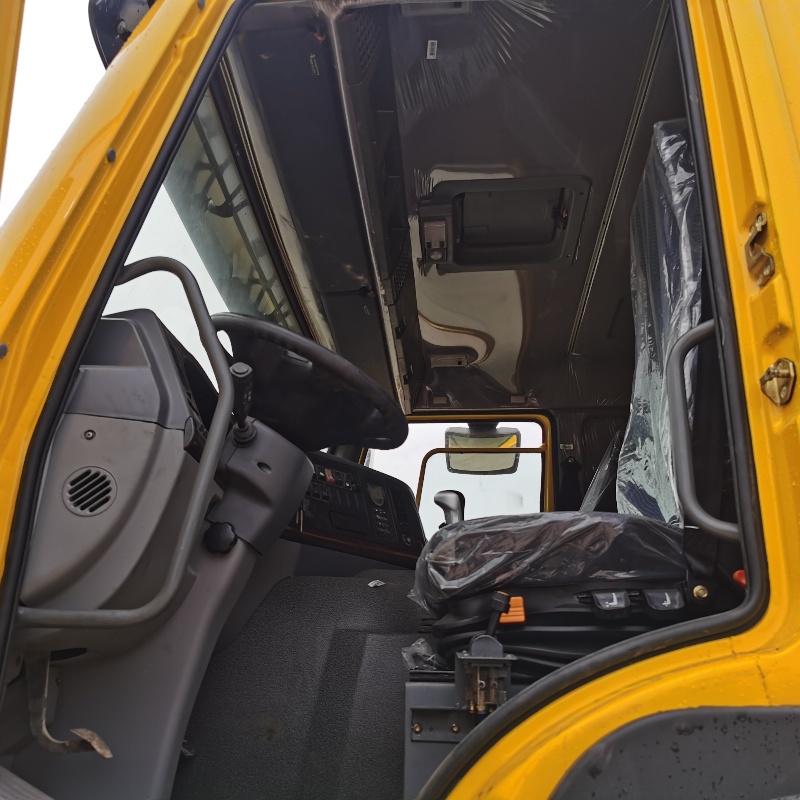 Самосвал Howo 8x4