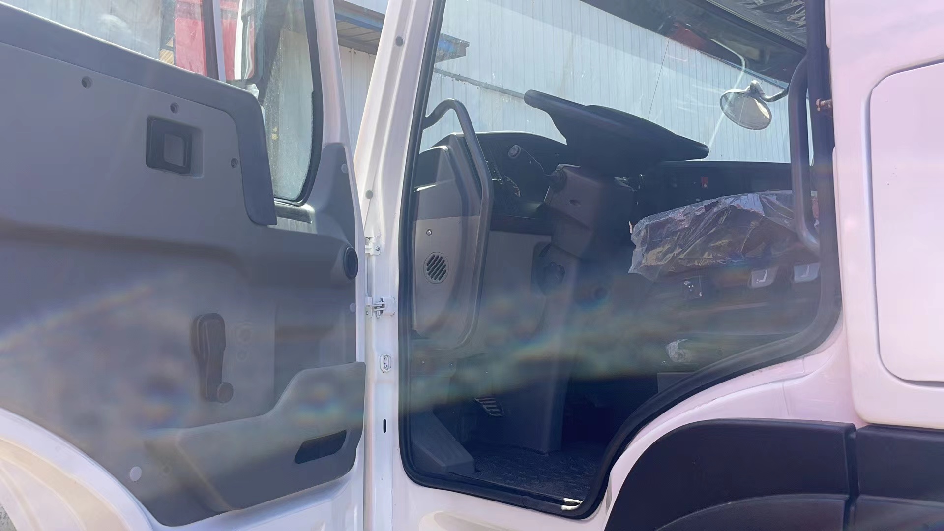 1713861038844929.jpg Howo6.jpg